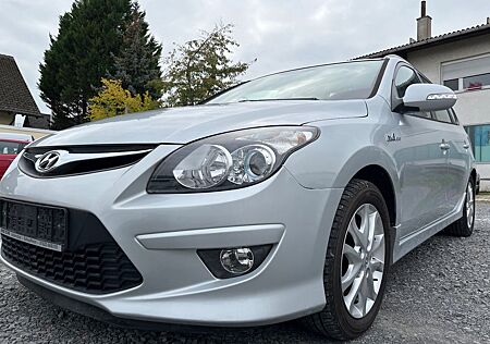 Hyundai i30 /KLIMA/EURO5/NEU TUV/AU/ 1.6/AHK/