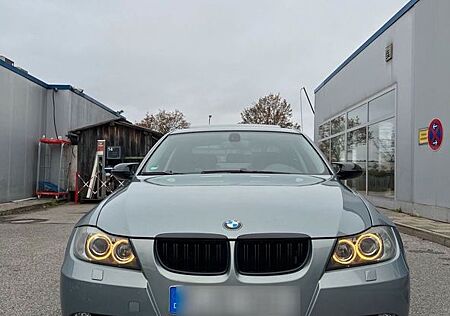 BMW 325i Automatik TÜV Carplay
