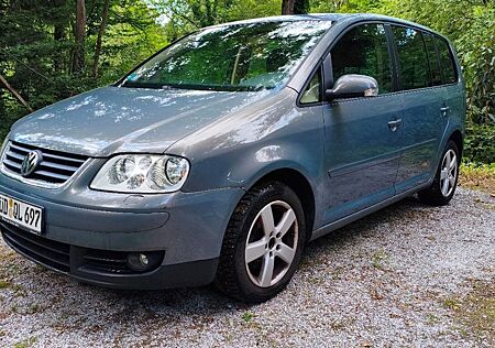 VW Touran Volkswagen 1.6 FSI Highline Highline