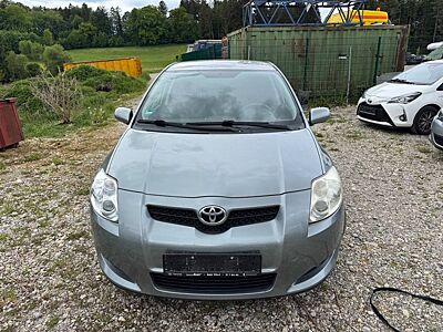 Toyota Auris Life
