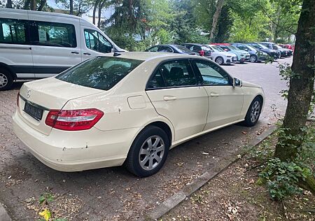 Mercedes-Benz E 200 CDI BlueEFFICIENCY ELEGANCE ELEGANCE