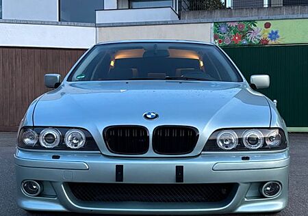 BMW 528i Auto