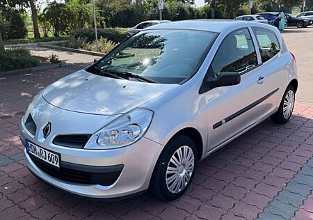 Renault Clio Authentique 1.2 16V 55kW