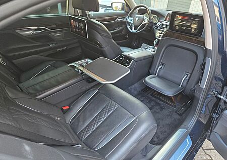 BMW 740 L d xDrive Executive Lounge/3x Monitor