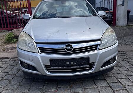 Opel Astra Caravan 1.9 CDTI INNOVATION 74kW