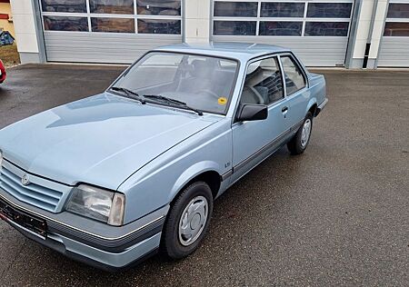 Opel Ascona c Original Kilometer Nachweisbar