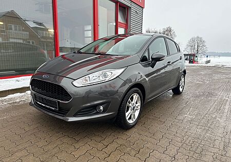 Ford Fiesta Celebration Motor Klackert Euro6 Benziner