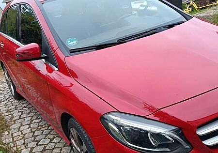Mercedes-Benz B 180 SCORE!