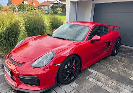 Porsche Cayman GT4