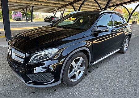 Mercedes-Benz GLA 200 GLA200 AMG LINE AHK PANO AUTOMATIK