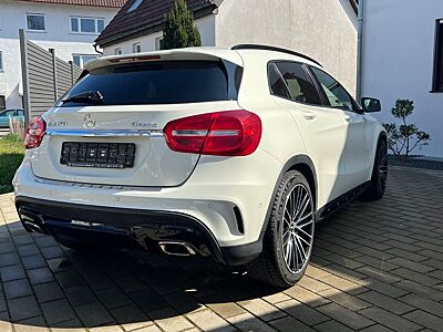 Mercedes-Benz GLA 250 4MATIC AMG Night-Paket Vollaustattung
