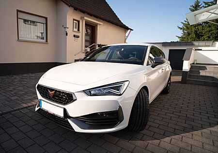 Cupra Leon 1.4 e-HYBRID 180kW VZ LED KAMERA LM19