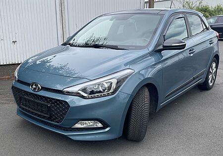 Hyundai i20 1.2 62kW Passion Pano/ Kamera /Tüv 01.2027
