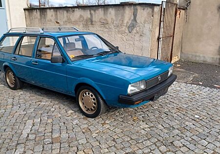 VW Passat Volkswagen 32b Variant H Kennzeichen Oldtimer