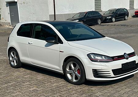 VW Golf Volkswagen GTI PERFORMANCE BLUEMOTION TECNOLOGY DSG
