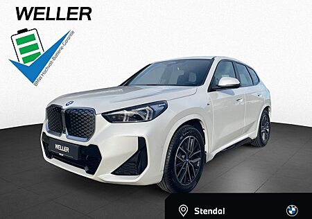 BMW iX1 gebraucht kaufen BMW iX1 xDrive30 M Sport AHK,AdLED,HUD,360°,LivePro