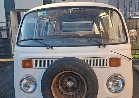 VW T2 Volkswagen T2B 1974 Camper Westfalia with Syro Hubdach