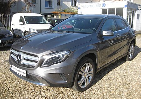 Mercedes-Benz GLA 180 Urban/Navi/Teilleder/18Zoll/SH/PDC/44TKM
