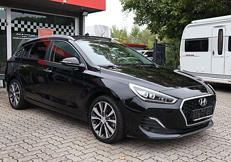 Hyundai i30 cw Premium/2.HAND/PANO/RFK/SCHECKHEFT