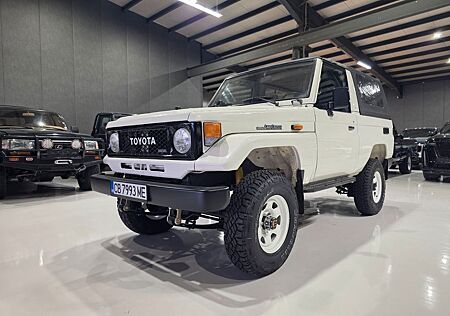 Toyota Land Cruiser BJ73 3B