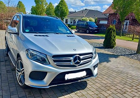 Mercedes-Benz GLE 350 d 4MATIC - AMG ,360 Grad, 8-fach Bereift