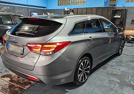 Hyundai i40 gebraucht kaufen Hyundai i40 1.7 CRDi 104kW blue Premium DCT Premium