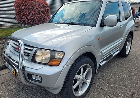 Mitsubishi Pajero 3.2 DI-D*KURZ*TÜV 3/2027