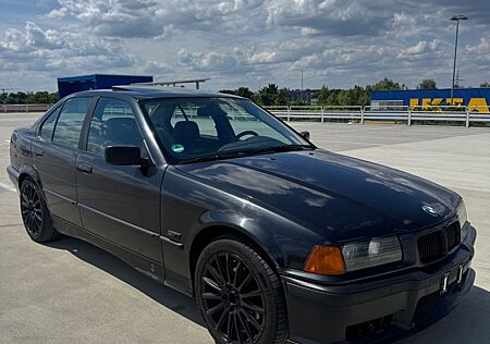 BMW 320 E36