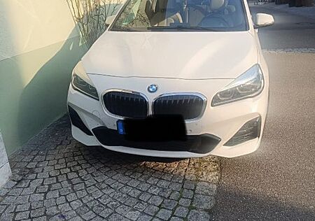 BMW 2er 220 Gran Tourer 220d xDrive Steptronic M Spo...