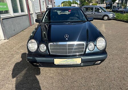 Mercedes-Benz E 200 CLASSIC AUTOMATIK 2.HAND