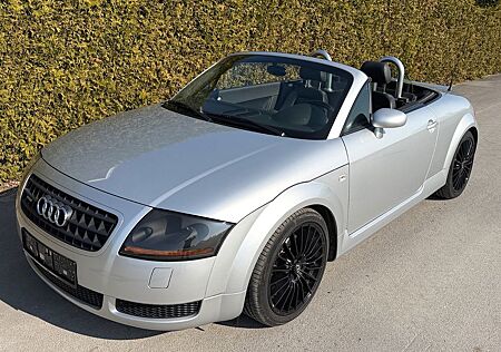 Audi TT Roadster quattro, wenig KM, gepflegt