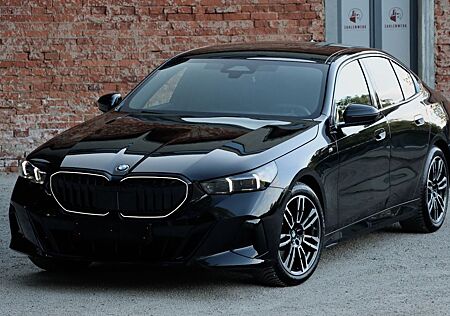 BMW 520i /M-SPORT PRO/SITZKLIMA/H&K/ICONIC GLOW/PANO/