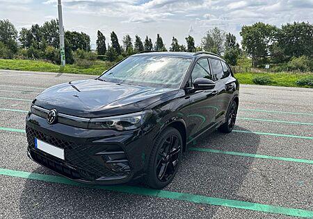 VW Tiguan Volkswagen R-Line 1.5 eTSI DSG, AHK, Blackstyle, H&K