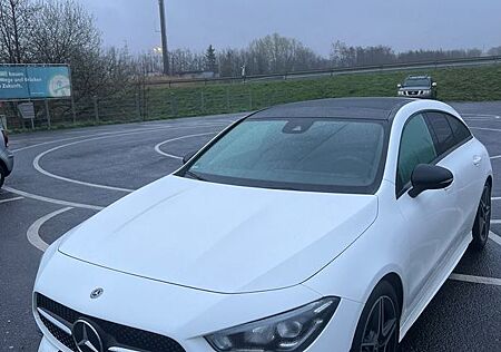 Mercedes-Benz CLA 200 Shooting Brake AMG Line
