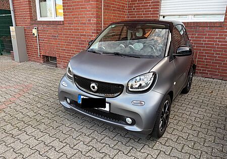 Smart ForTwo cabrio 0.9 66kW Pano/LED Tagfahrlich/Navi