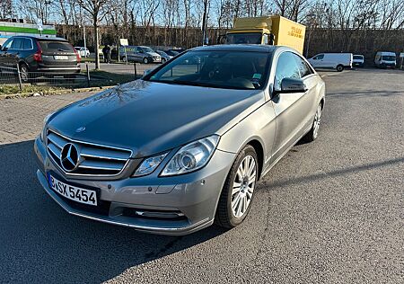Mercedes-Benz E 250 Coupé BlueEFFICIENCY AVANTGARDE ...