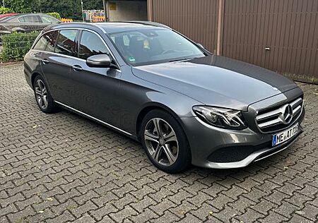 Mercedes-Benz E 220 BlueTEC T AVANTGARDE AVANTGARDE
