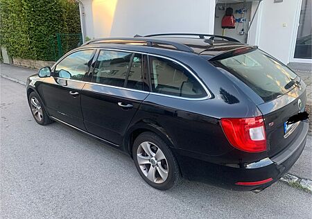 Skoda Superb 2.0 TDI 125kW DSG Elegance Combi Elegance
