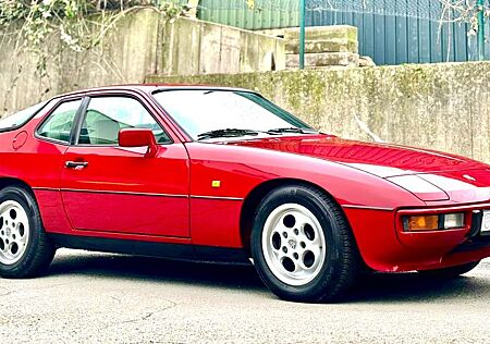 Porsche 924 S Coupe