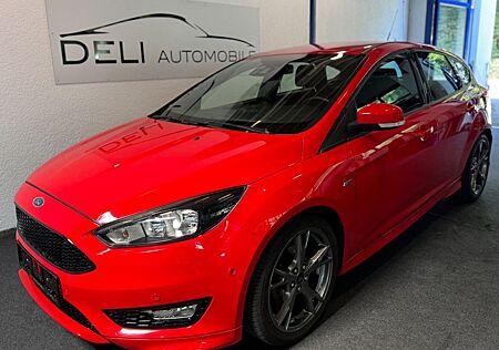 Ford Focus 1,0 EcoBoost ST-Line Red