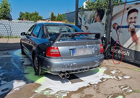 Audi A4 2.4 -