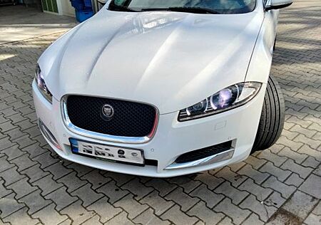 Jaguar XF 2.2 L Diesel -