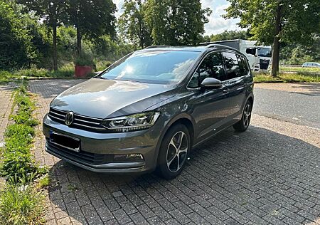 VW Touran Volkswagen 1.5 TSI DSG Highline