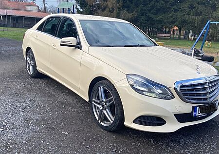 Mercedes-Benz E 220 BlueTEC BE Edition ELEGANCE Autom. Edi...