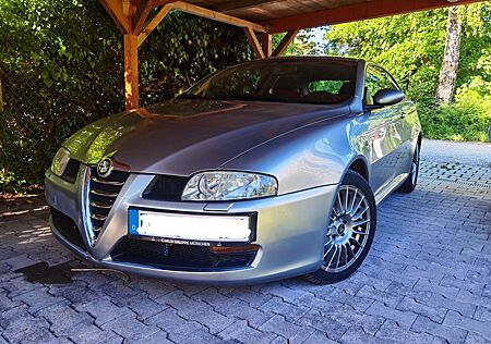 Alfa Romeo GT 2.0 JTS 16V Distinctive Distinctive
