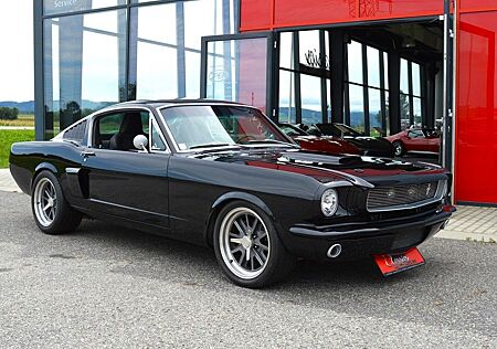 Ford Mustang Fastback Resto-Mod 6.2L, paddle shift