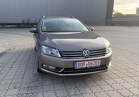 VW Passat Variant Volkswagen 2.0 TSI DSG Highline Variant ...