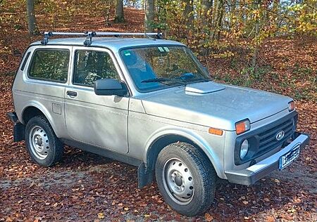 Lada Niva Legend