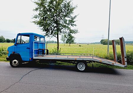 Mercedes-Benz Vario 609 Abschleppwagen