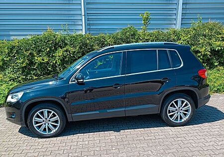 VW Tiguan Volkswagen 2.0 TDI Automatik 4MOTION Sport & Sty.